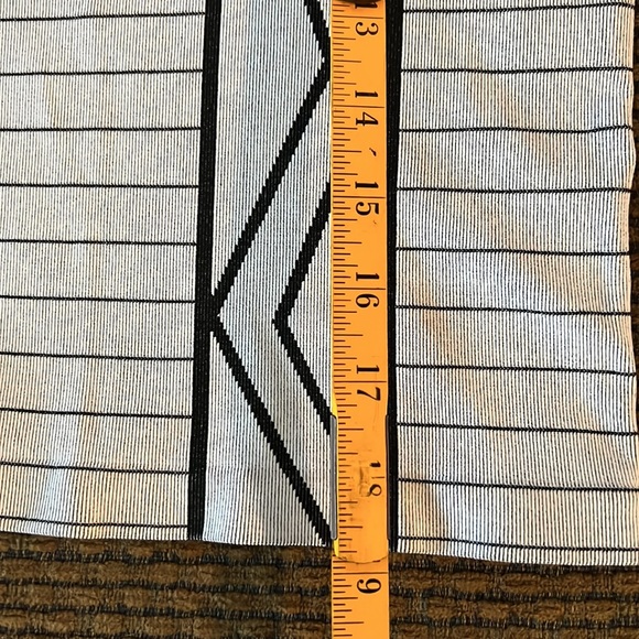 BCBGeneration Geometric Bodycon Skirt - Picture 8 of 9